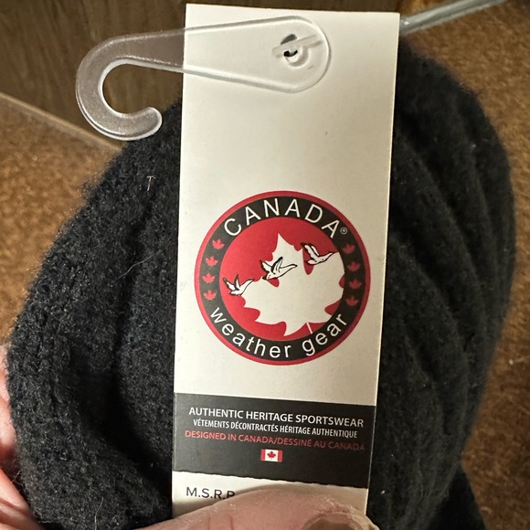 NWT Canada goose hat/ unisex - Picture 5 of 5